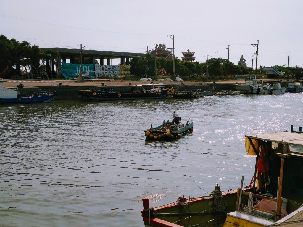 新竹南香山 海山漁港 X 護港宮 X 南18尖山 X&nbsp;赤山