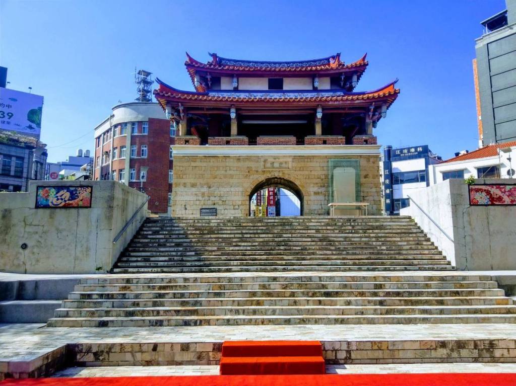 新竹四城門： 日治古地圖「 東門迎曦門」 西門挹爽門 南門歌薰門&nbsp;北門拱宸門