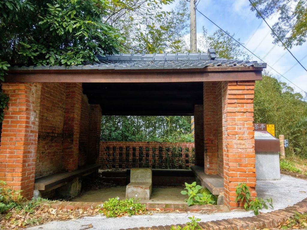 寶山茶亭：雞油凸 八股茶亭 老櫸木茶亭